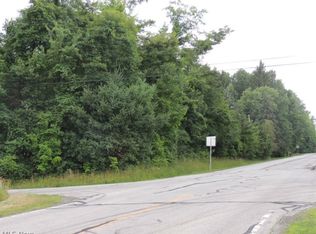 Auburn Rd, Chagrin Falls, OH 44023