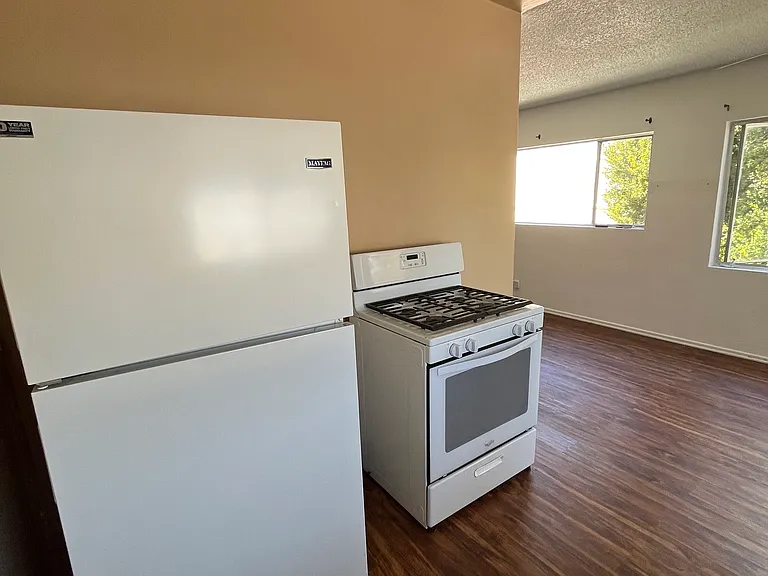 826 Westbourne Dr #F — Photo 18