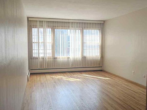 3rd image of 1286 Magnolia Ave E APT 103