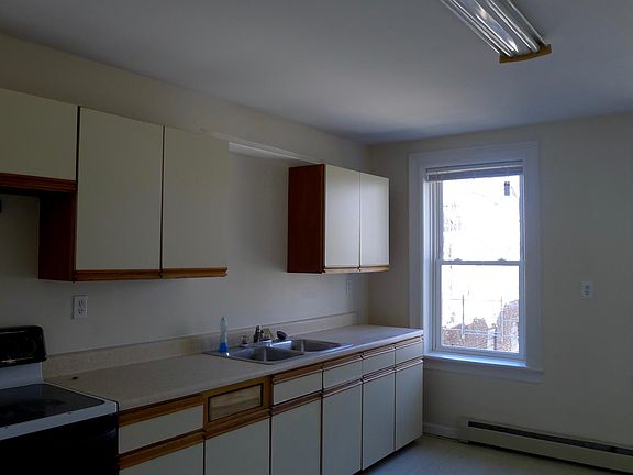 2nd image of 104 William St #3