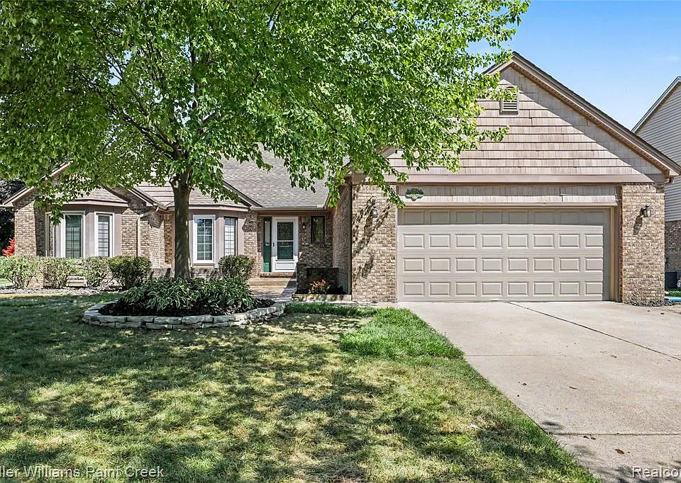 4847 Bayleaf Dr
