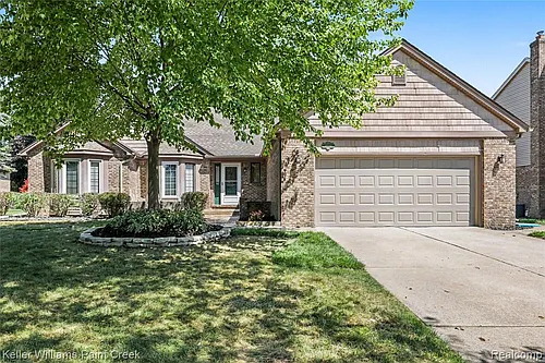 4847 Bayleaf Dr Photo 1
