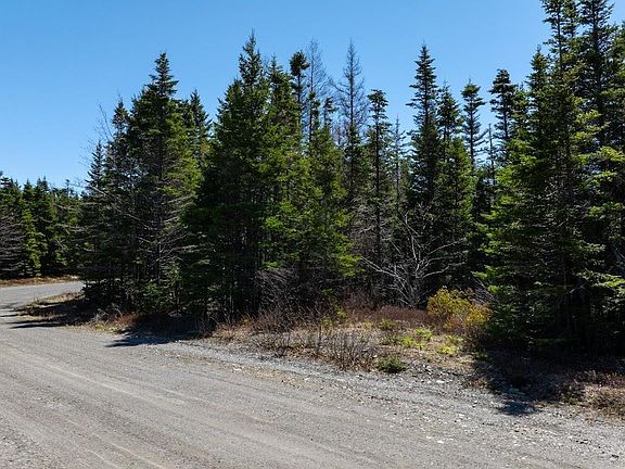 3rd image of Dufferin Mines Rd