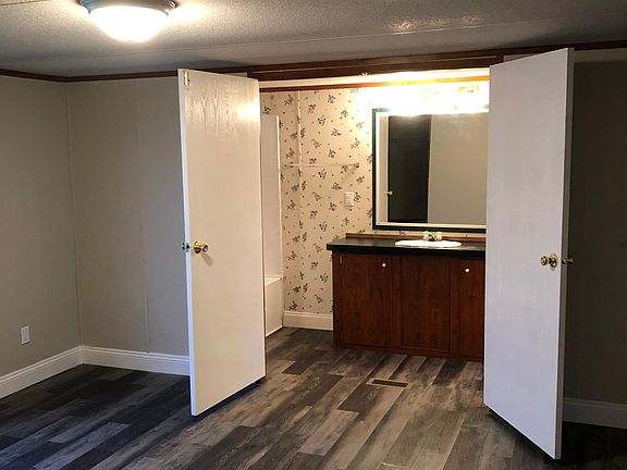 5th image of 1590 Court St #38