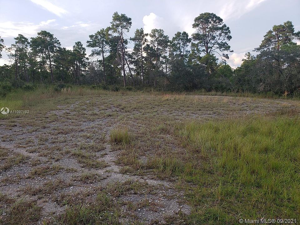 2nd image of 1251 Popinjay Ave