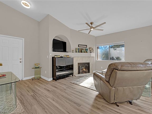 4th image of 900 Heavenly Hills Ct Unit 218