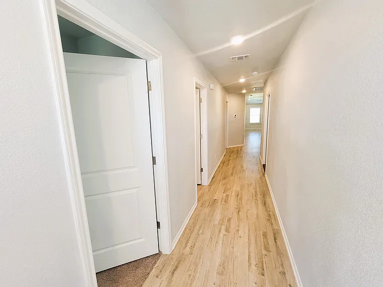 1235 Lexington Dr #B — Photo 3
