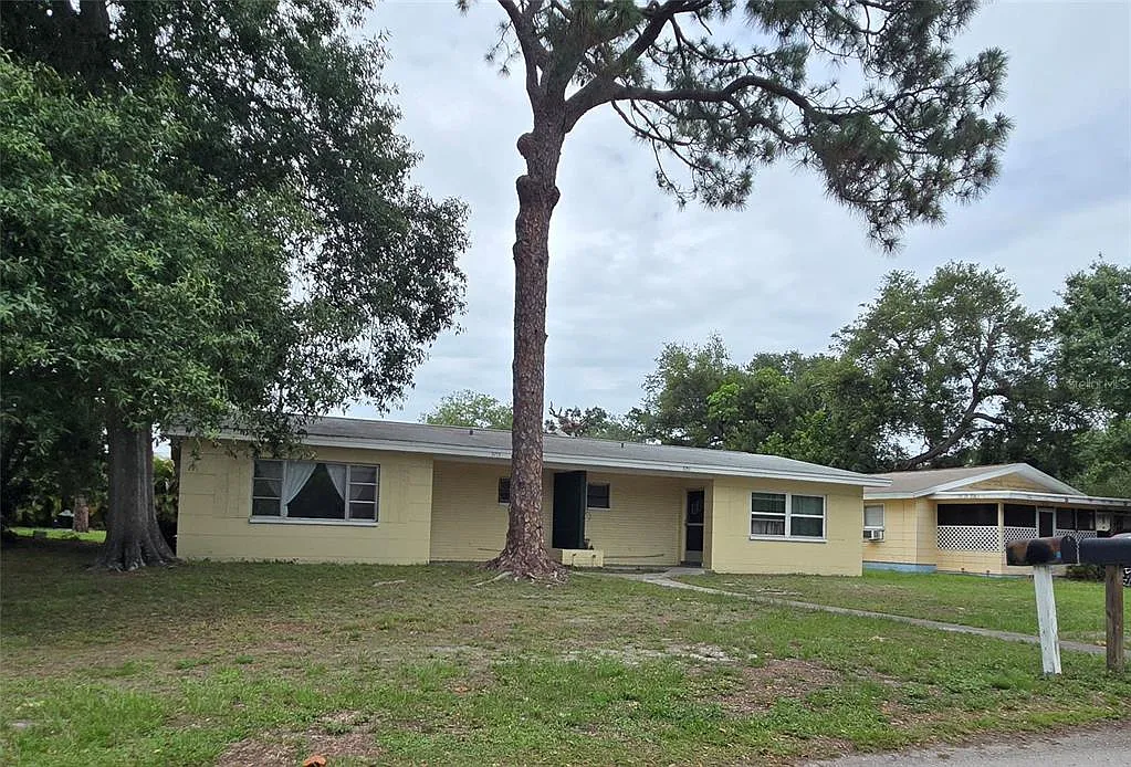 2 bed, 1.0 bath, 800 sqft, $2,000 — Photo 1