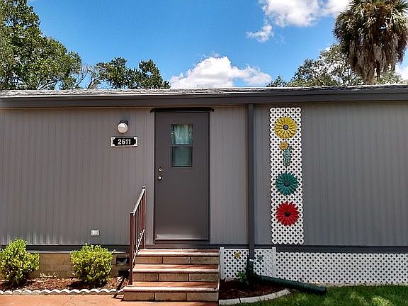 3rd image of 2611 S Leilani Dr