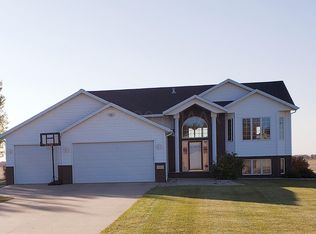 10317 6th St S, Fargo, ND 58104