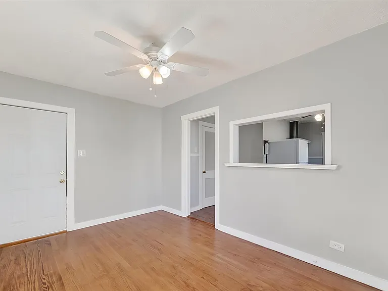 2316 Freeman St #6 — Photo 6