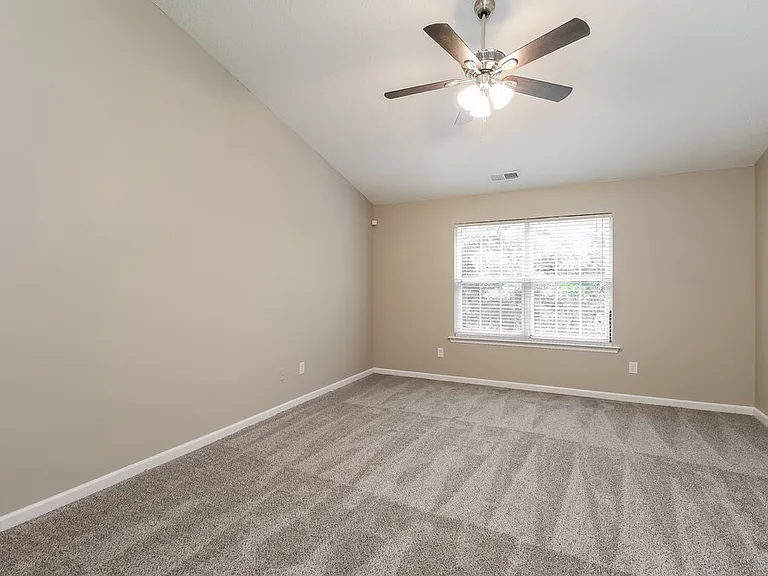2111 Hunters Trail Dr — Photo 11