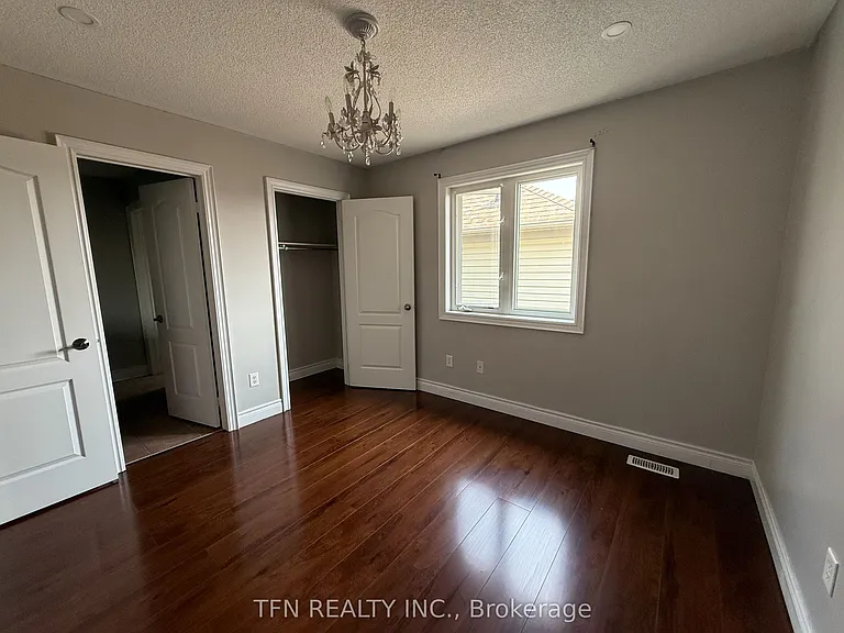 1648 Pennel Dr #UPPER — Photo 32