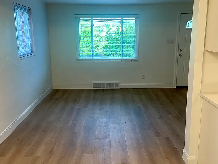 2045 Fairland St — Photo 7