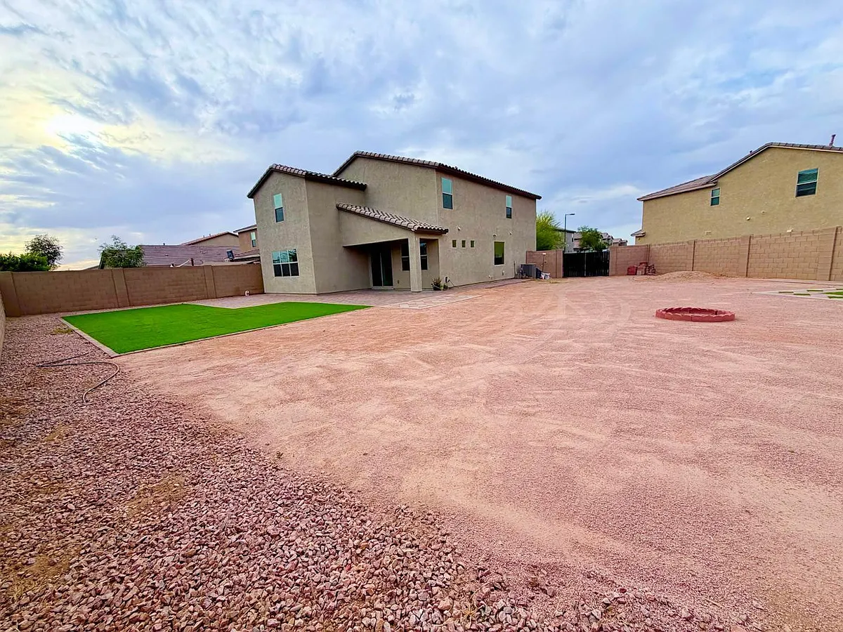 Building Photo - 3213 W Donner Dr