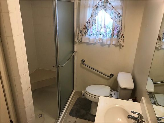 4th image of 103 Aldenwood Dr