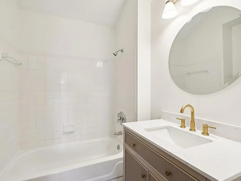 7820 S 70th St — Photo 12