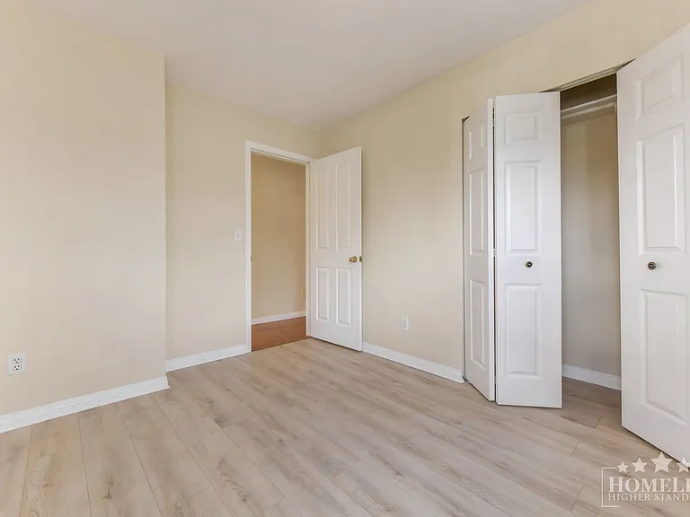 6375 187a St #UPPER HOUSE — Photo 35