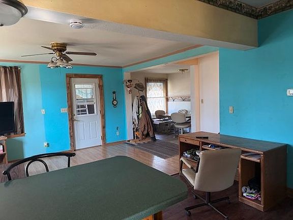 5th image of 302 Main St