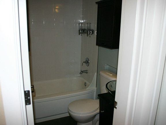 5th image of 752 Bellevue Ave E APT 210