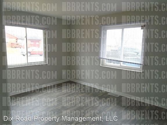 2nd image of 2545 Carnegie St