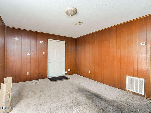 3rd image of 3907 Sierra Dr
