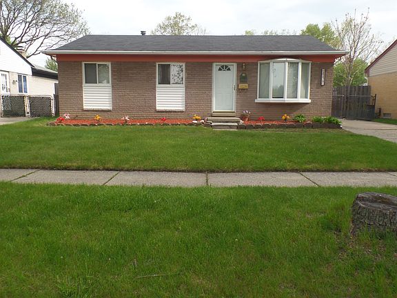 2nd image of 39678 Edmundton Dr