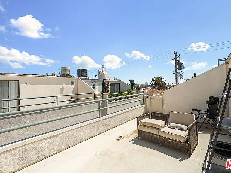 812 16th St #5 — Photo 23