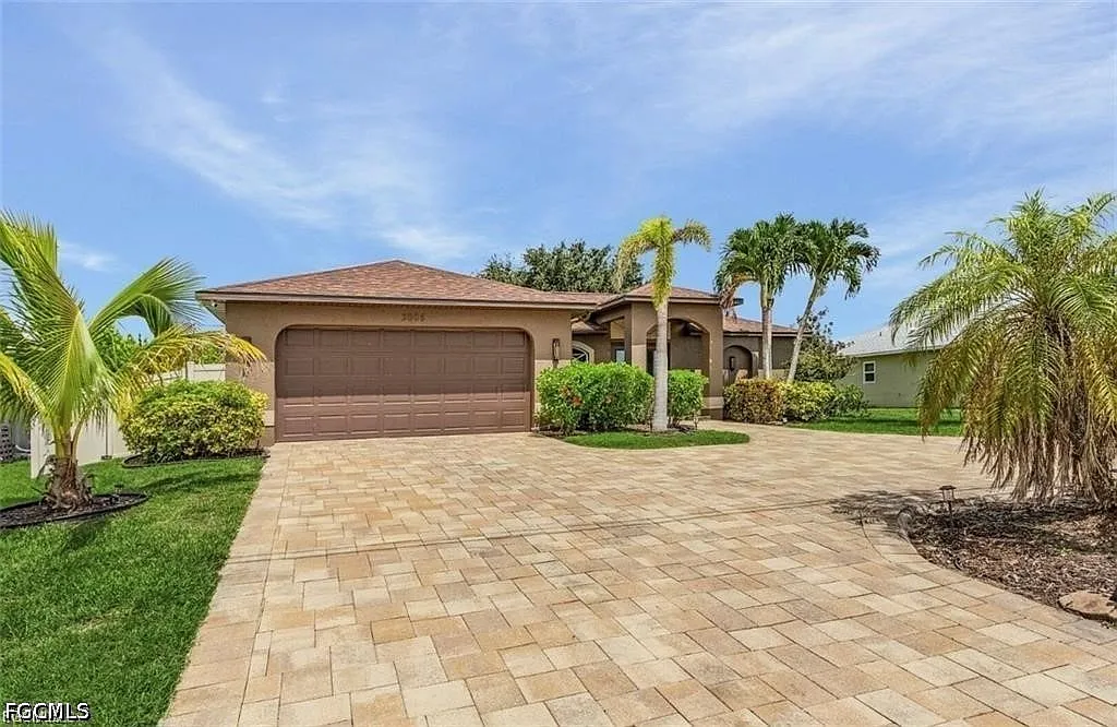 3 bed, 2.0 bath, 1210 sqft, $2,700 — Photo 1