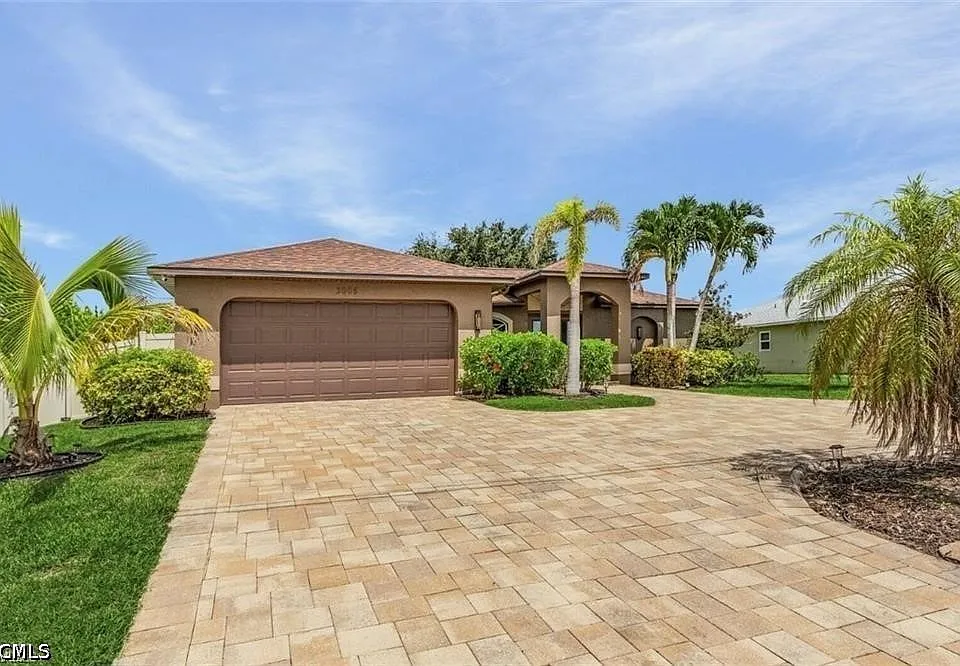 3005 SW 8th Pl