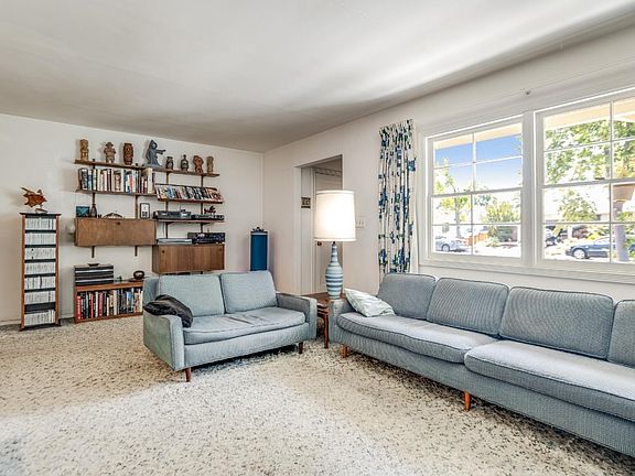 4th image of 2719 Bryant St