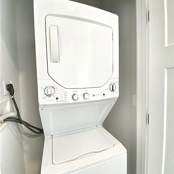 4 Berkeley St #2 — Photo 7