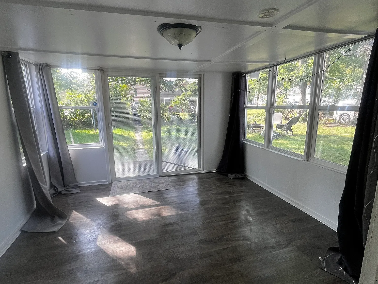 3 bed, 1040 sqft, $1,525 — Photo 4