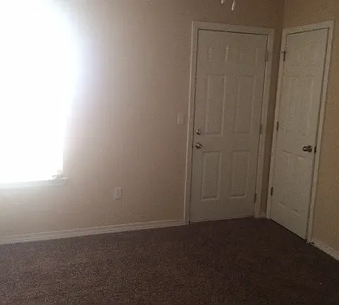 3 bed, 1100 sqft, $1,600 — Photo 3