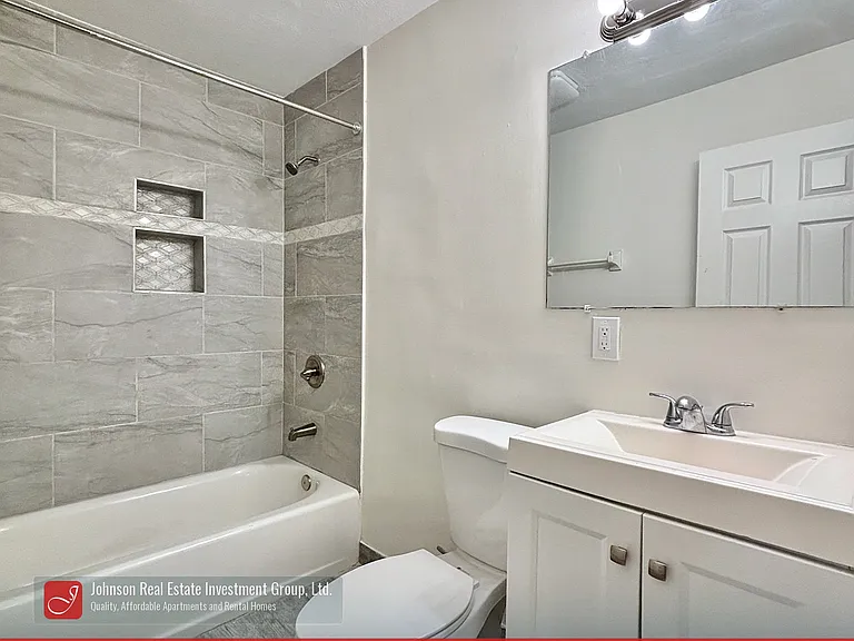 1316 Genessee Ave — Photo 3