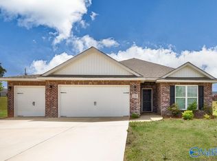 100 River Springs Ct, New Market, AL 35761