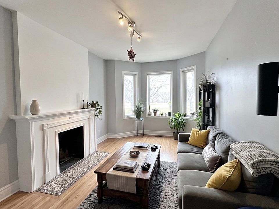 1st image of 581 Carlaw Ave