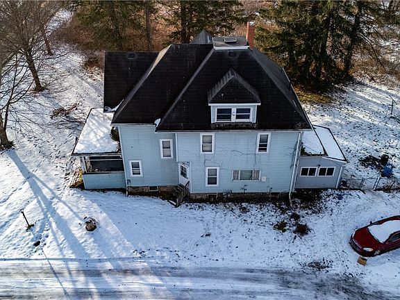 4th image of 2256 Townline Rd