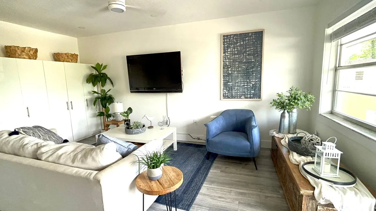 1 bed, 572 sqft, $2,000 — Photo 3