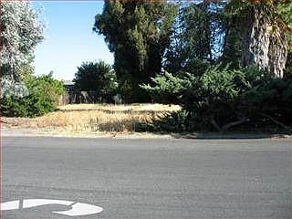 4th image of 14571 Nelson Way
