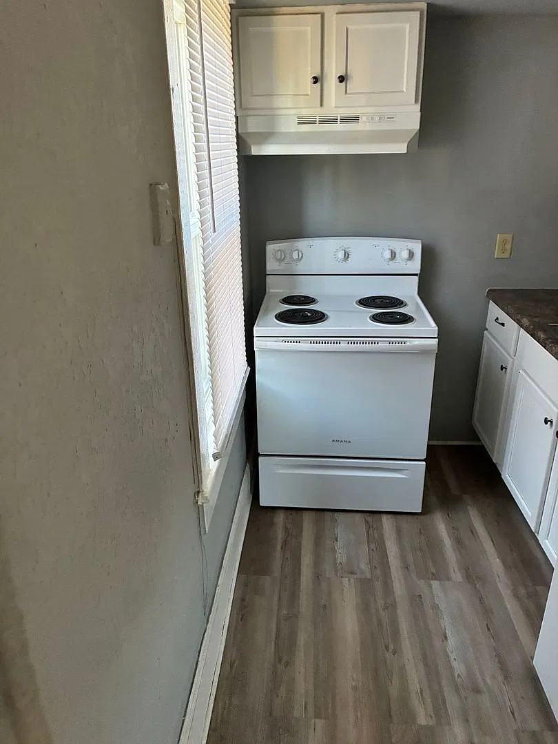 2601 Broadway — Photo 4