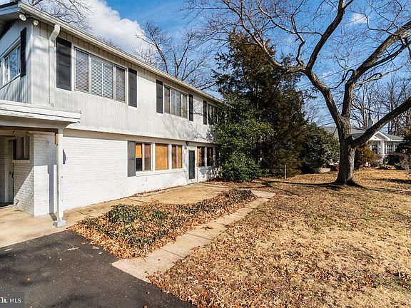 3rd image of 5600 Asbury Ct