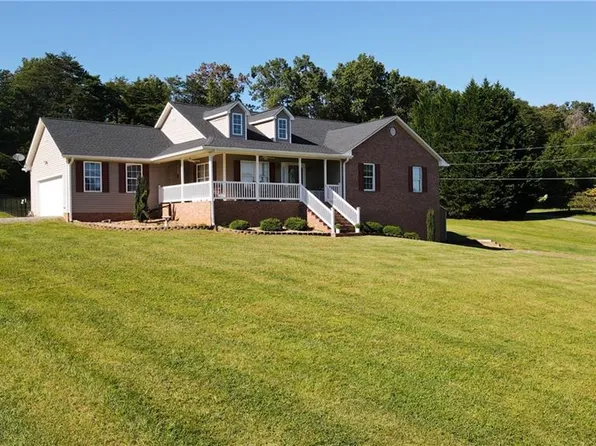 227 Precinct Rd, Pilot Mtn, NC 27041