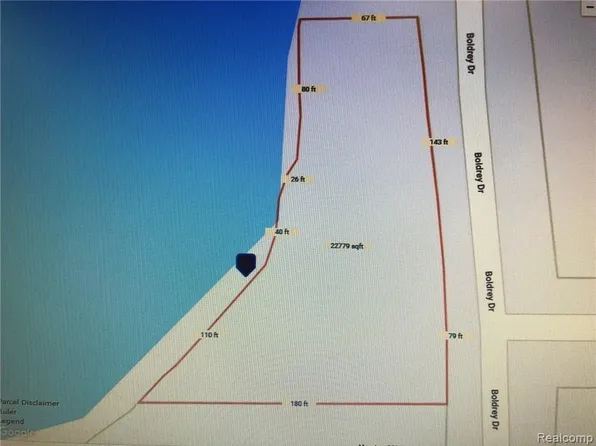 12158 Boldrey Dr, Fenton, MI 48430