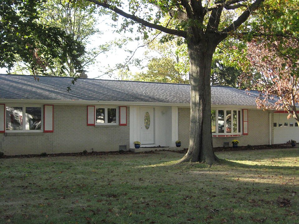 1st image of 808 Cherry Hill Dr