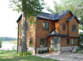 29024 Elm Island Dr, Waterford, WI 53185