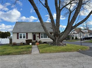 36 Gerald St E, Riverside, RI 02915