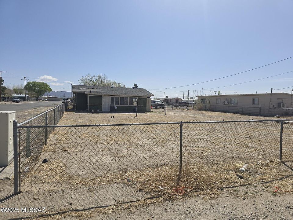 2nd image of 602 S Bowie Ave