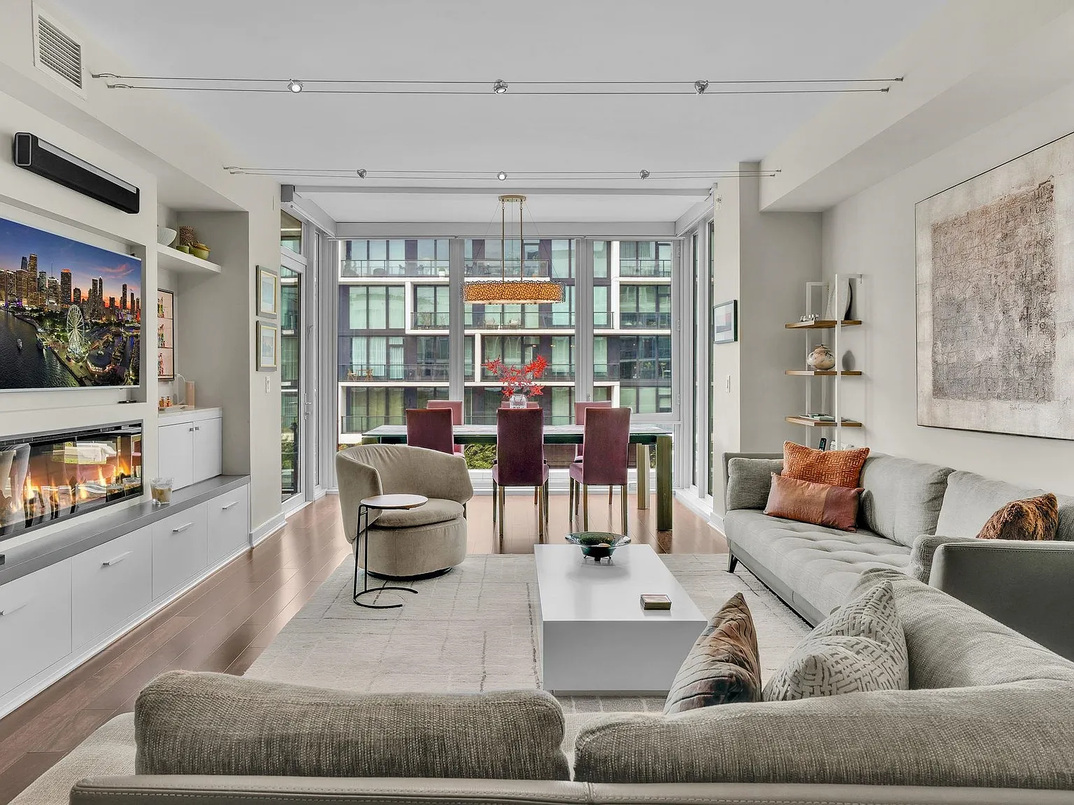 Avenue Collection — Photo 4
