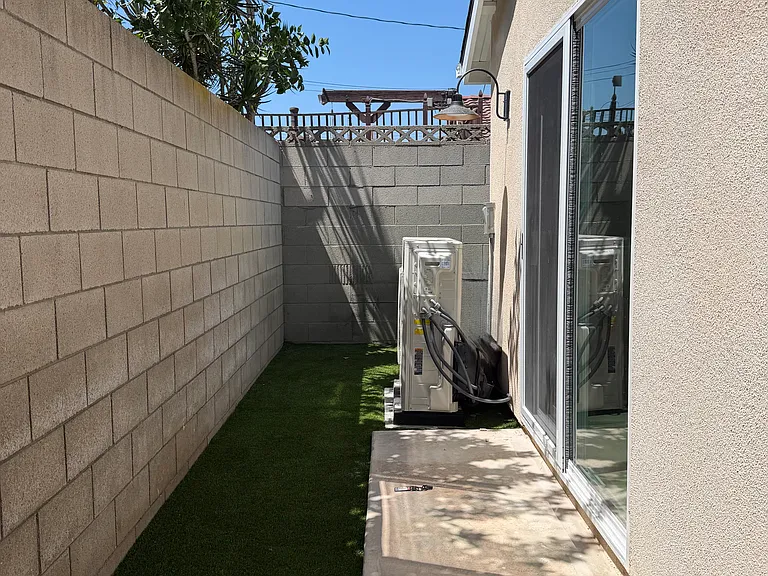 841 S Canoga St #B — Photo 16